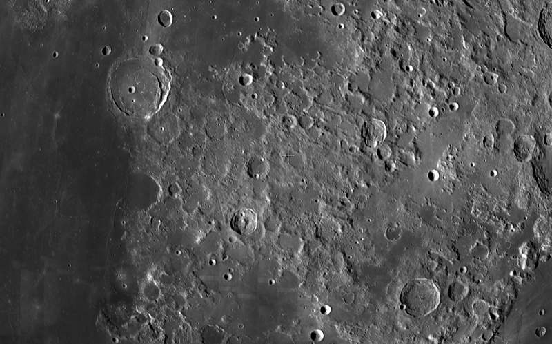 Un zoom sur la surface lunaire dans World Wide Telescope